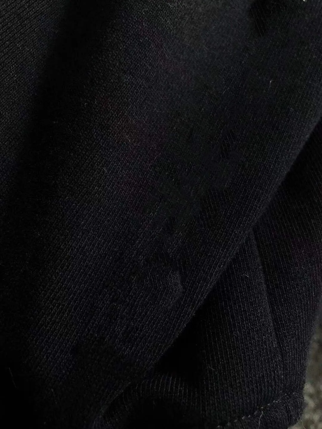 🅿️420 [LV Louis Vuitton] (Fat Man Gospel) hot-selling suit is coming. Focus on the original version of the official website. 2025 new hot-selling cardigan sweater suit. The original order is the best. 🇭🇰The meticulous work of top designers is dedicated to a fitting and perfect upper body effect. All-natural high-quality Roman cotton 100%, close-fitting comfort, noble and elegant! Original hardware embodies elegance and nobility! Counter size: M-5XL (maximum wear up to 220 pounds)